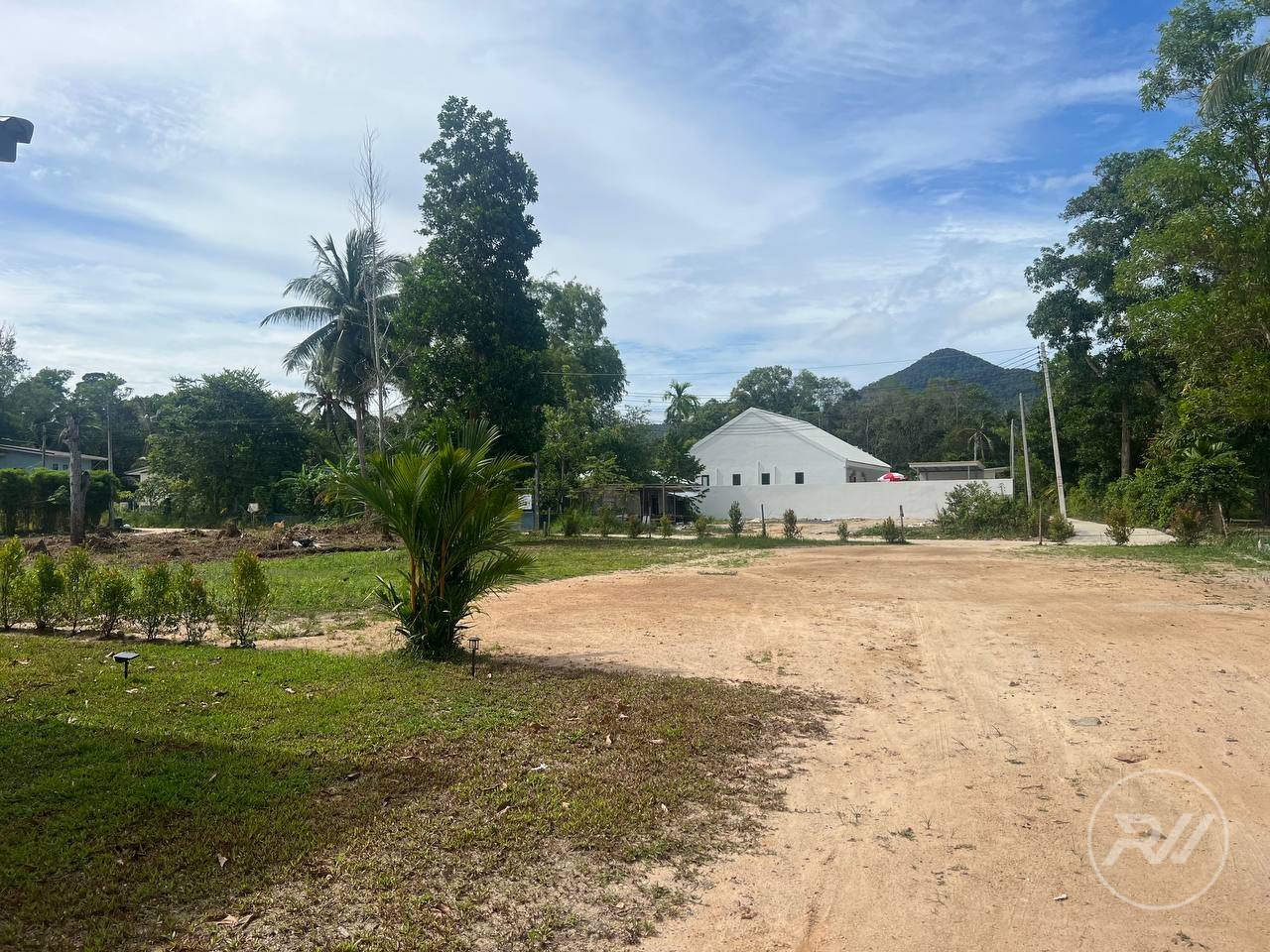 Investment Deal: 3 One-Bedroom Homes with 700 m² of Extra Land